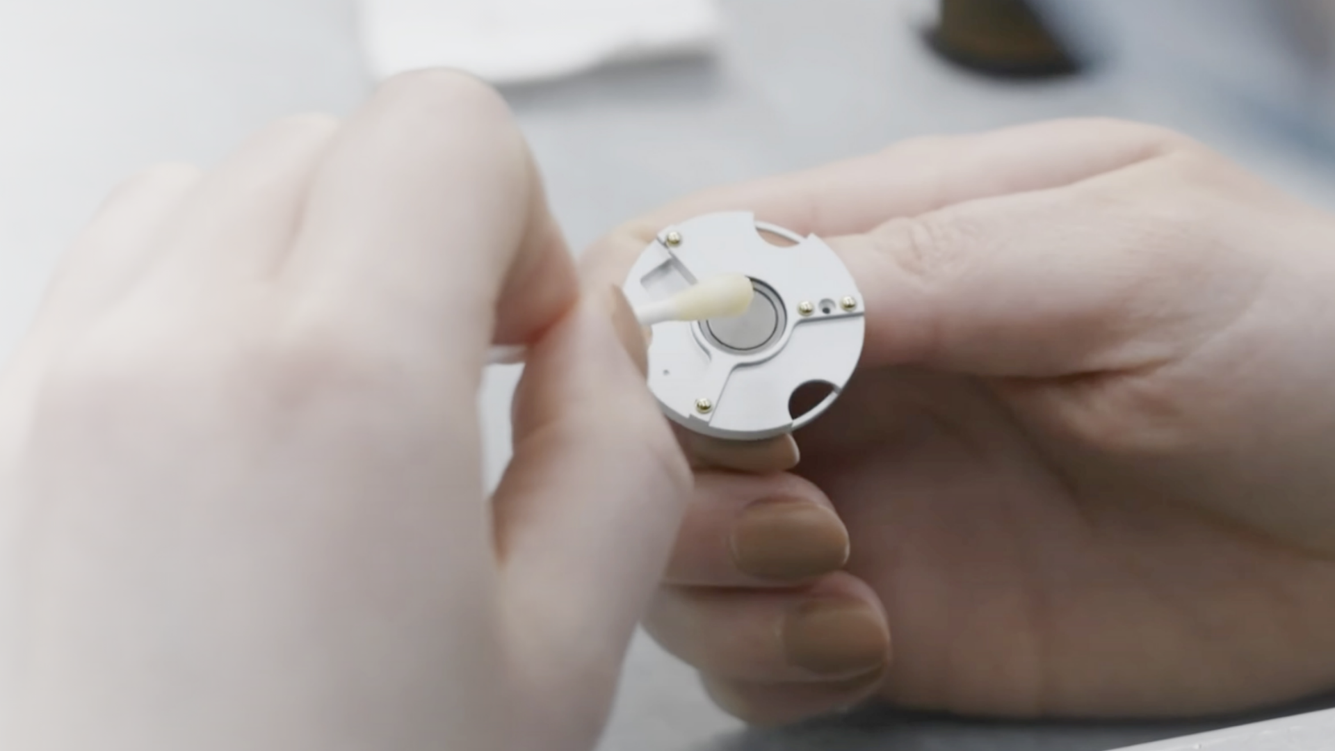 Limpie fácilmente las placas adaptadoras de la forma correcta