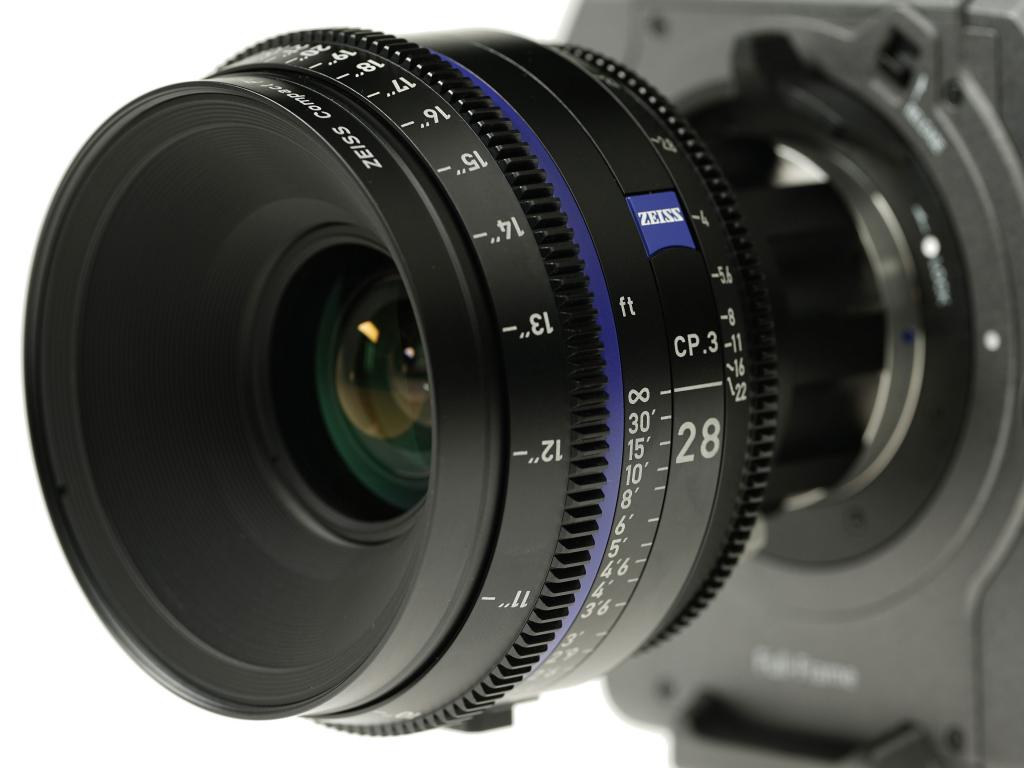 Carl Zeiss CP.3 シネマレンズ85mm T2.1 EFマウント ZEISS Compact Prime CP.3 | Tailored for today's cinema and beyond.