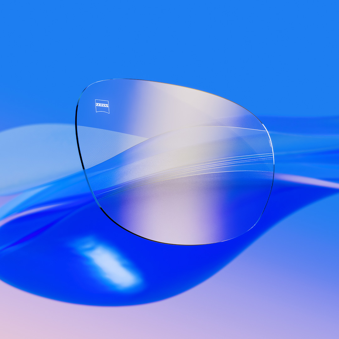 Lentes transparentes con protector ZEISS DuraVision Gold UV con un sutil reflejo dorado.