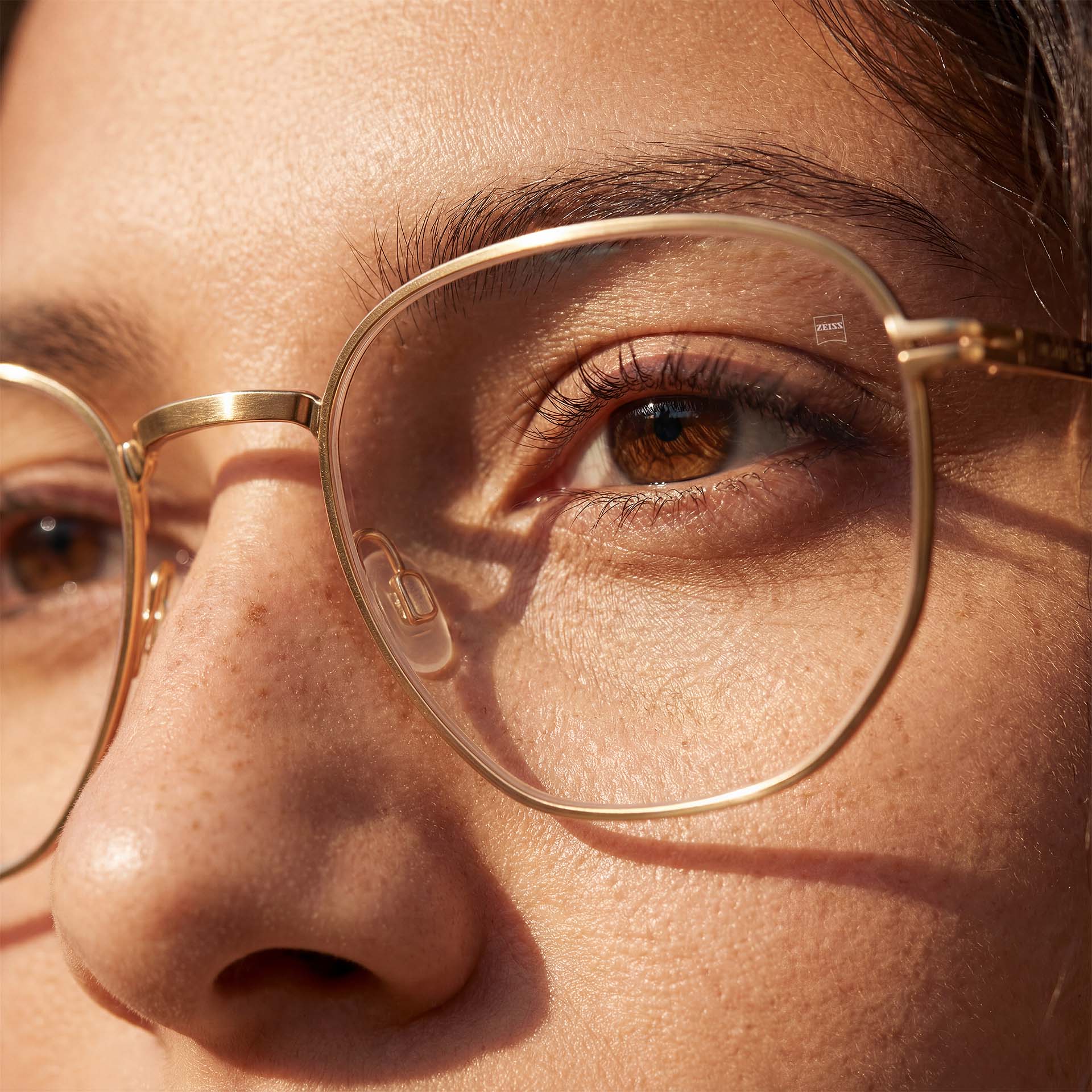 Dunne en lichte ZEISS ClearMind brillenglazen