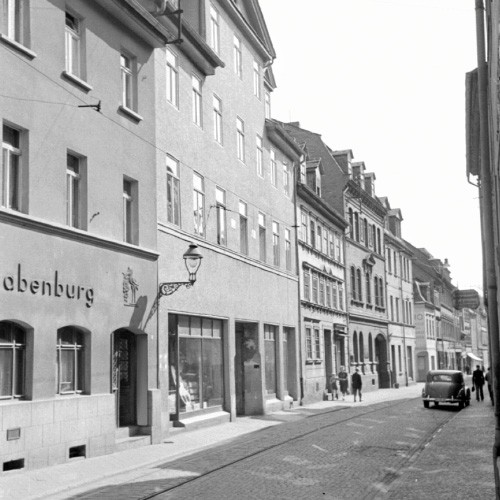 Una imagen en blanco y negro del primer taller de ZEISS en Jena. 