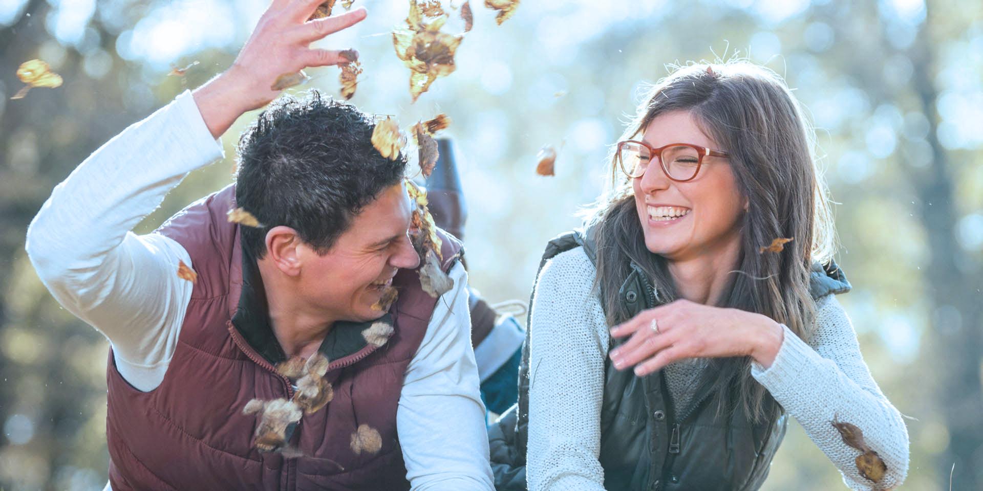 Tratamiento para lentes: antideslumbrante, de alta resistencia al rayado, tratamientos para facilitar la limpieza como CleanCoat, etc.